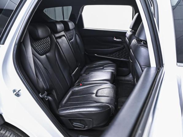 Hyundai Santa Fe IV с пробегом 2018 года, цена 2 388 000 рублей, 227344 км, внедорожник, Автокод Объявления