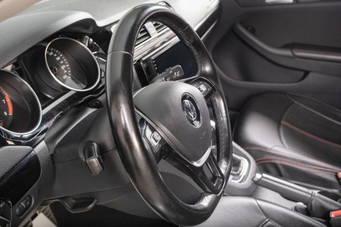 Volkswagen Jetta VI Рестайлинг с пробегом 2018 года, цена 1 579 000 рублей, 92100 км, седан, Автокод Объявления