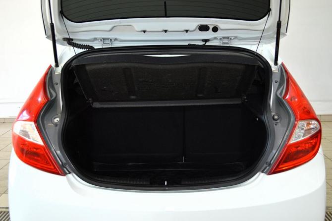 Hyundai Solaris I с пробегом 2012 года, цена 625 000 рублей, 184500 км, хэтчбек, Автокод Объявления