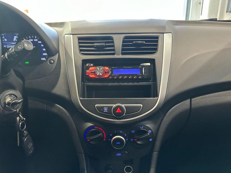 Hyundai Solaris I Москва  - изображение 16