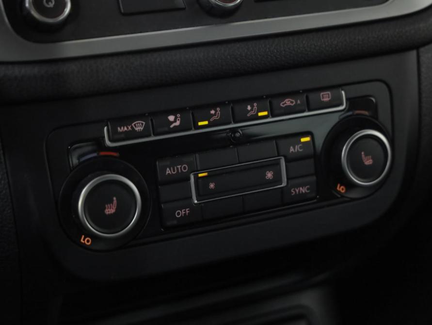 Volkswagen Tiguan I Рестайлинг Санкт-Петербург  - изображение 16
