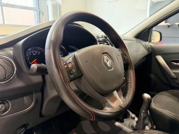Renault Logan II с пробегом 2014 года, цена 630 000 рублей, 179738 км, седан, Автокод Объявления