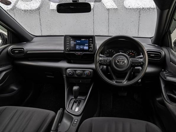 Toyota Yaris IV с пробегом 2020 года, цена 1 240 000 рублей, 47566 км, хэтчбек, Автокод Объявления