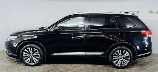 Mitsubishi Outlander III Рестайлинг 3 с пробегом 2019 года, цена 1 849 000 рублей, 132000 км, внедорожник, Автокод Объявления