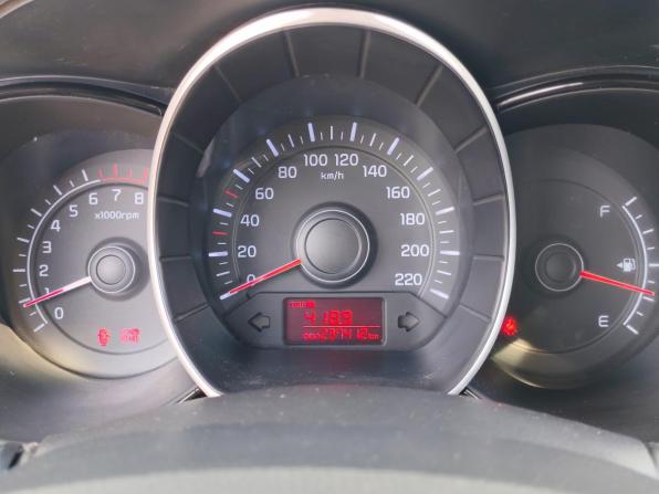 Kia Rio III с пробегом 2013 года, цена 650 000 рублей, 237409 км, хэтчбек, Автокод Объявления