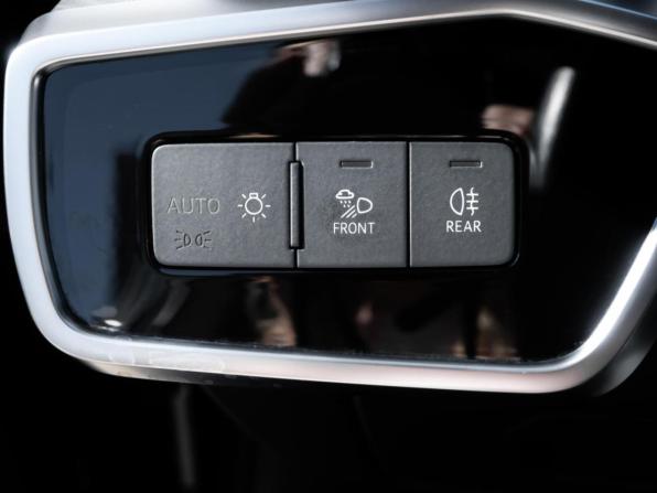 Audi A6 V (C8) с пробегом 2019 года, цена 3 675 000 рублей, 109995 км, седан, Автокод Объявления