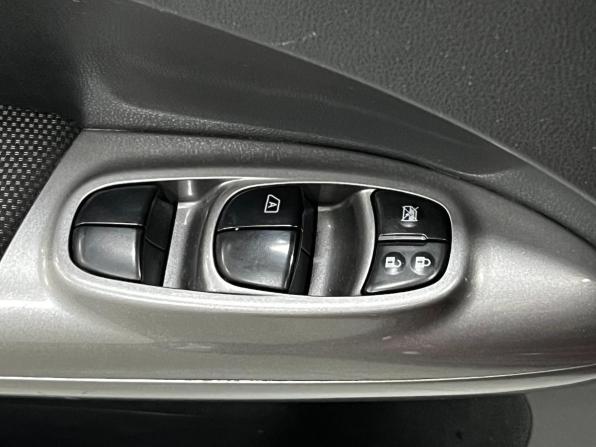 Nissan Juke I с пробегом 2012 года, цена 990 000 рублей, 175696 км, внедорожник, Автокод Объявления