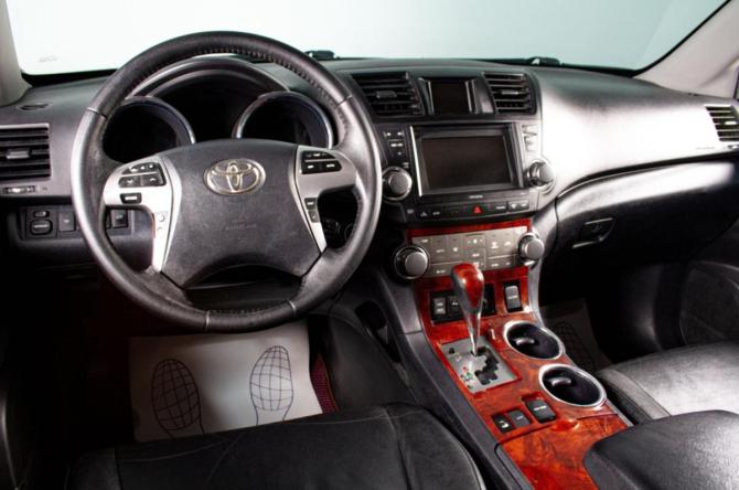 Toyota Highlander II (XU40) Рестайлинг с пробегом 2011 года, цена 1 699 000 рублей, 322000 км, внедорожник, Автокод Объявления
