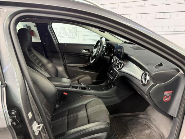Mercedes-Benz GLA I (X156) Рестайлинг с пробегом 2017 года, цена 1 950 000 рублей, 121000 км, внедорожник, Автокод Объявления