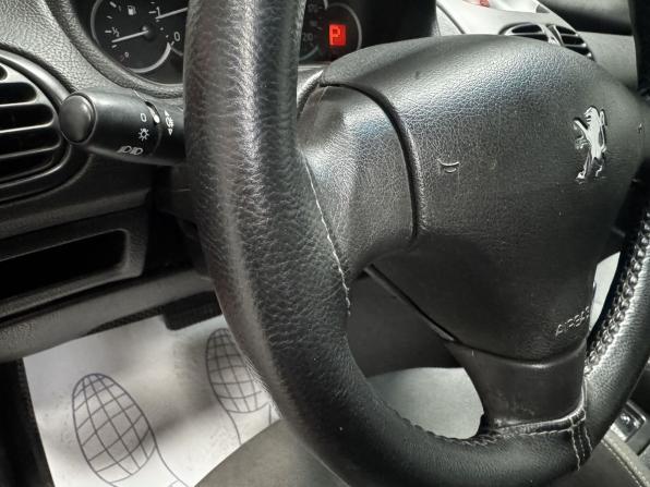 Peugeot 206 с пробегом 2006 года, цена 300 000 рублей, 198216 км, хэтчбек, Автокод Объявления