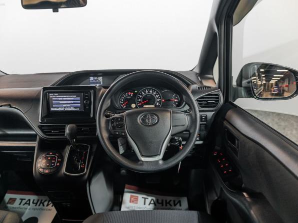 Toyota Noah III (R80) с пробегом 2017 года, цена 2 290 000 рублей, 101511 км, минивэн, Автокод Объявления