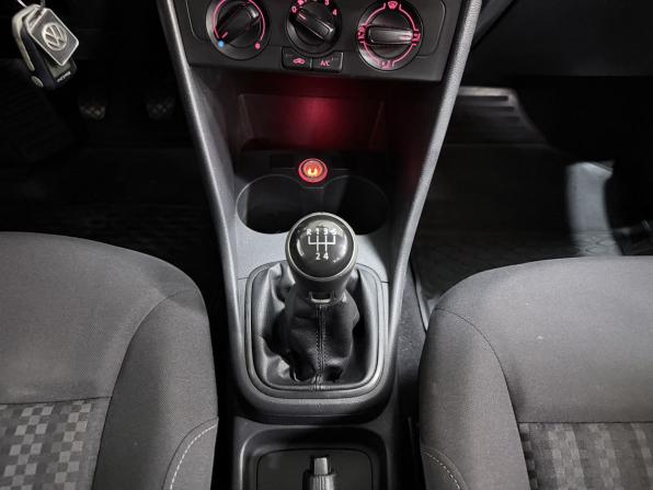 Volkswagen Polo V Рестайлинг с пробегом 2015 года, цена 890 000 рублей, 173128 км, седан, Автокод Объявления