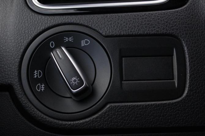 Volkswagen Polo V Рестайлинг с пробегом 2018 года, цена 1 550 000 рублей, 101059 км, седан, Автокод Объявления