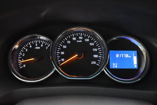 Renault Sandero II с пробегом 2016 года, цена 735 000 рублей, 81775 км, хэтчбек, Автокод Объявления