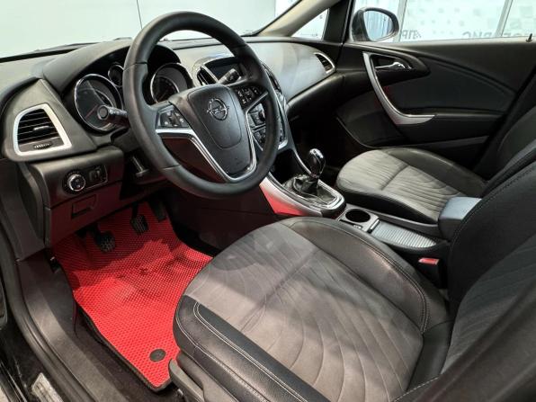 Opel Astra J Рестайлинг с пробегом 2012 года, цена 810 000 рублей, 193965 км, седан, Автокод Объявления
