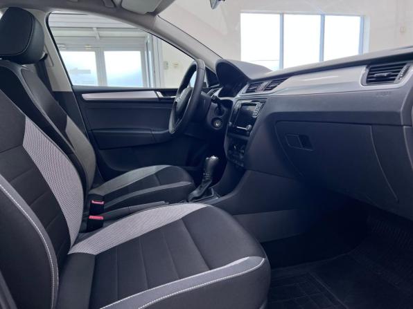 Skoda Rapid I Рестайлинг с пробегом 2019 года, цена 1 380 000 рублей, 87997 км, лифтбек, Автокод Объявления