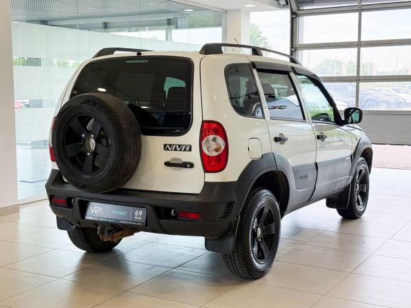 Chevrolet Niva I Рестайлинг с пробегом 2015 года, цена 637 000 рублей, 192915 км, внедорожник, Автокод Объявления