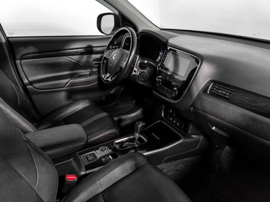 Mitsubishi Outlander III Рестайлинг 2 Санкт-Петербург  - изображение 14