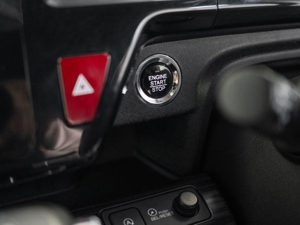 Honda Stepwgn V с пробегом 2016 года, цена 1 750 500 рублей, 151105 км, минивэн, Автокод Объявления
