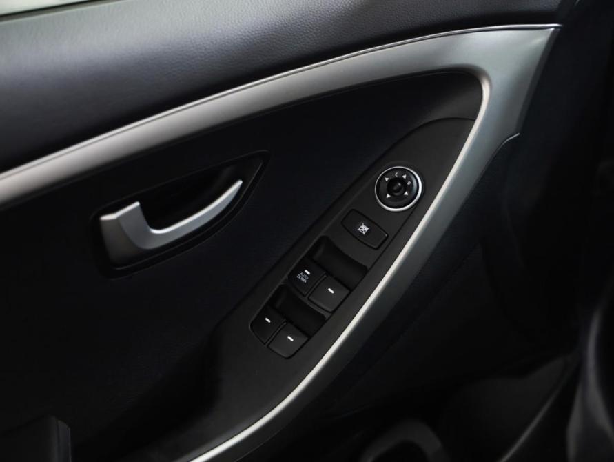 Hyundai i30 II Рестайлинг Санкт-Петербург  - изображение 17