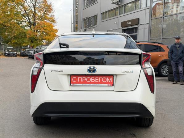 Toyota Prius IV (XW50) с пробегом 2017 года, цена 1 799 000 рублей, 133000 км, лифтбек, Автокод Объявления
