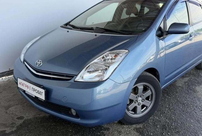 Toyota Prius II Рестайлинг (XW20) с пробегом 2006 года, цена 635 000 рублей, 233982 км, лифтбек, Автокод Объявления