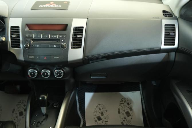 Mitsubishi Outlander II Рестайлинг с пробегом 2012 года, цена 1 559 000 рублей, 259731 км, внедорожник, Автокод Объявления