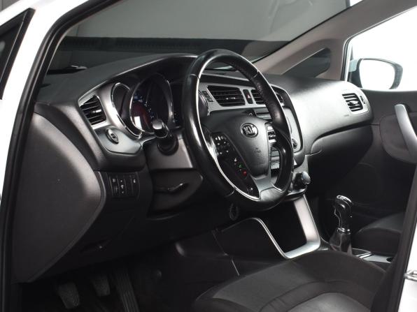 Kia Ceed II с пробегом 2014 года, цена 919 999 рублей, 202307 км, хэтчбек, Автокод Объявления