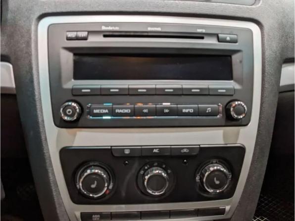 Skoda Octavia II (A5) Рестайлинг с пробегом 2009 года, цена 680 000 рублей, 247000 км, лифтбек, Автокод Объявления