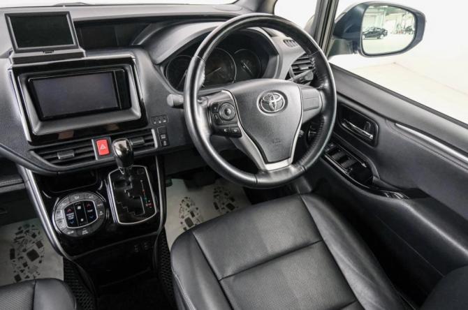 Toyota Esquire I Рестайлинг с пробегом 2021 года, цена 3 089 000 рублей, 64300 км, минивэн, Автокод Объявления