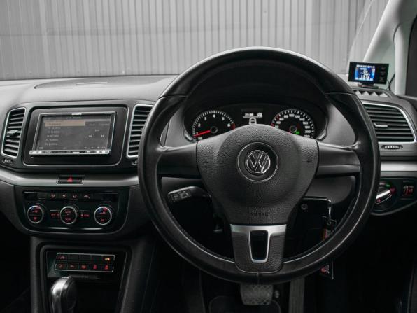 Volkswagen Sharan II с пробегом 2012 года, цена 1 350 000 рублей, 121743 км, минивэн, Автокод Объявления
