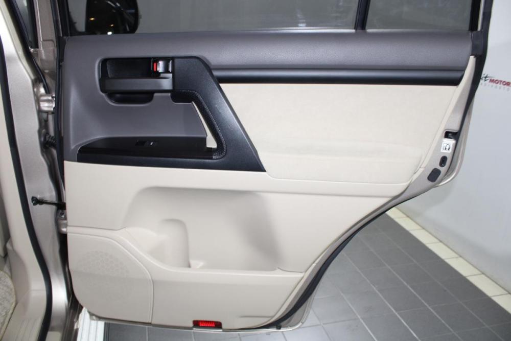Toyota Land Cruiser 200 Series Рестайлинг 2 Владивосток  - изображение 12