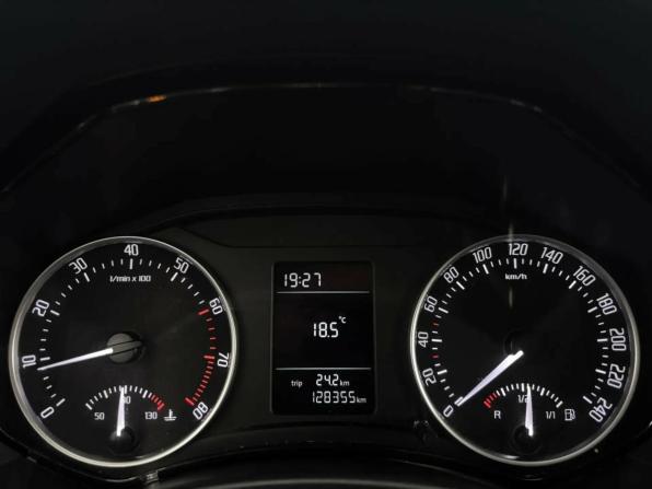 Skoda Octavia II (A5) Рестайлинг с пробегом 2013 года, цена 810 000 рублей, 128354 км, лифтбек, Автокод Объявления