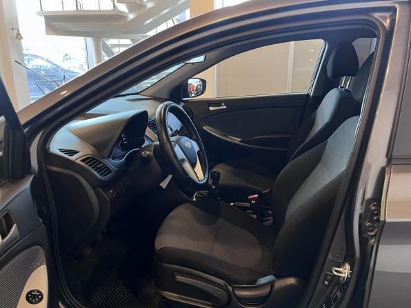 Hyundai Solaris I с пробегом 2014 года, цена 800 000 рублей, 172513 км, седан, Автокод Объявления
