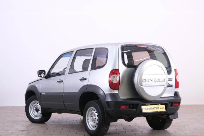Chevrolet Niva I Рестайлинг с пробегом 2012 года, цена 599 000 рублей, 125000 км, внедорожник, Автокод Объявления