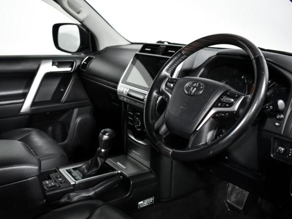 Toyota Land Cruiser Prado 150 Series Рестайлинг 2 с пробегом 2019 года, цена 4 850 000 рублей, 75400 км, внедорожник, Автокод Объявления
