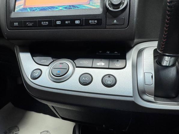 Honda Stream II Рестайлинг с пробегом 2010 года, цена 1 538 000 рублей, 153790 км, компактвэн, Автокод Объявления