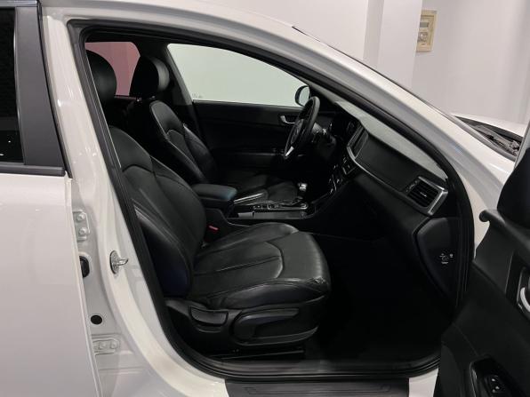 Kia Optima IV с пробегом 2018 года, цена 1 831 000 рублей, 181061 км, седан, Автокод Объявления