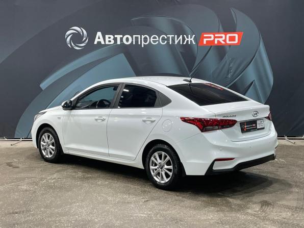 Hyundai Solaris II с пробегом 2018 года, цена 1 430 000 рублей, 138067 км, седан, Автокод Объявления