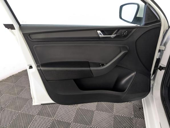 Skoda Rapid II с пробегом 2021 года, цена 1 020 000 рублей, 302011 км, лифтбек, Автокод Объявления