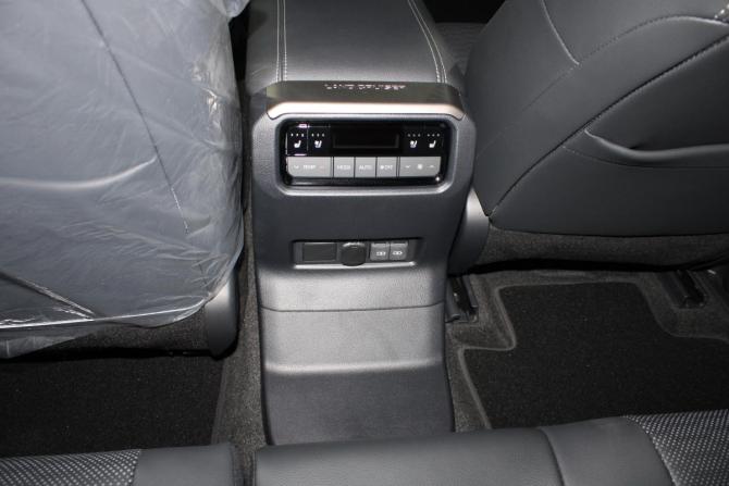 Toyota Land Cruiser Prado 250 Series с пробегом 2026 года, цена 13 900 000 рублей, 10 км, внедорожник, Автокод Объявления