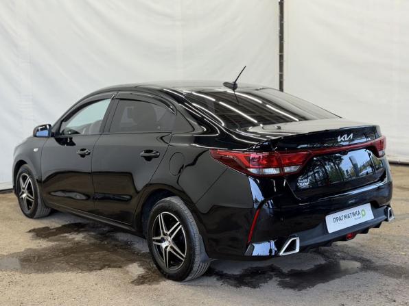Kia Rio IV Рестайлинг с пробегом 2021 года, цена 1 390 000 рублей, 117156 км, седан, Автокод Объявления