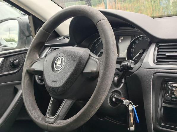 Skoda Rapid I с пробегом 2016 года, цена 459 000 рублей, 392208 км, лифтбек, Автокод Объявления