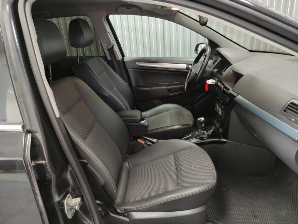Opel Astra H Рестайлинг с пробегом 2008 года, цена 550 000 рублей, 269230 км, седан, Автокод Объявления