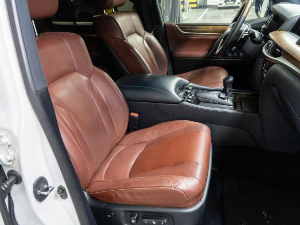Lexus LX III Рестайлинг 2 с пробегом 2018 года, цена 6 300 000 рублей, 268769 км, внедорожник, Автокод Объявления