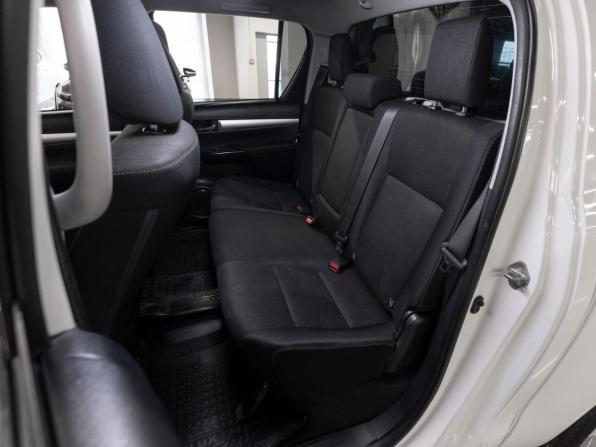 Toyota Hilux VIII с пробегом 2017 года, цена 3 200 000 рублей, 115284 км, пикап, Автокод Объявления