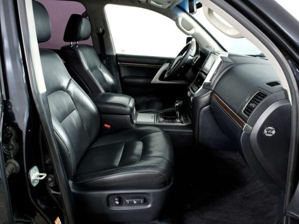 Toyota Land Cruiser 200 Series Рестайлинг 2 с пробегом 2015 года, цена 4 325 000 рублей, 282459 км, внедорожник, Автокод Объявления