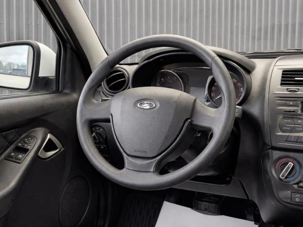 Lada (ВАЗ) Granta I Рестайлинг с пробегом 2023 года, цена 757 000 рублей, 30398 км, лифтбек, Автокод Объявления
