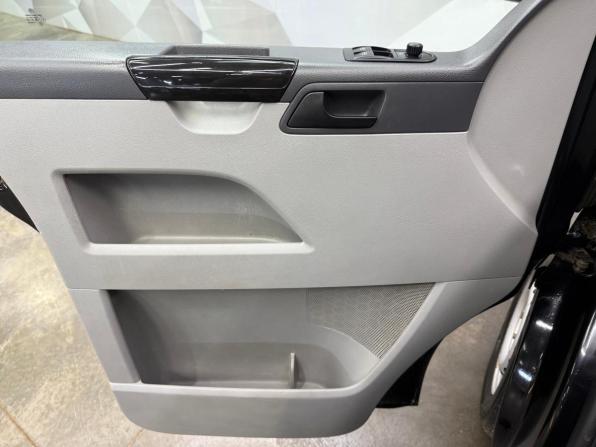 Volkswagen Transporter T5 Рестайлинг с пробегом 2012 года, цена 1 640 000 рублей, 366277 км, минивэн, Автокод Объявления