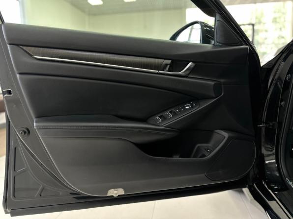 Honda Accord X с пробегом 2018 года, цена 1 795 000 рублей, 173805 км, седан, Автокод Объявления